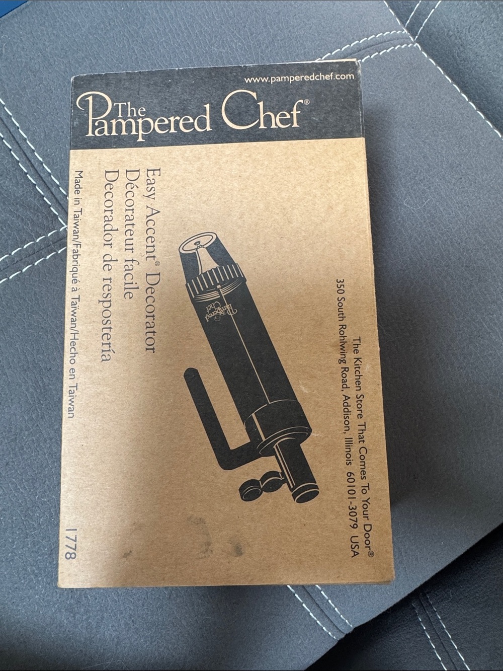 The Pampered Chef Accent Decorator – Kraft Brown & Black Graphic Box